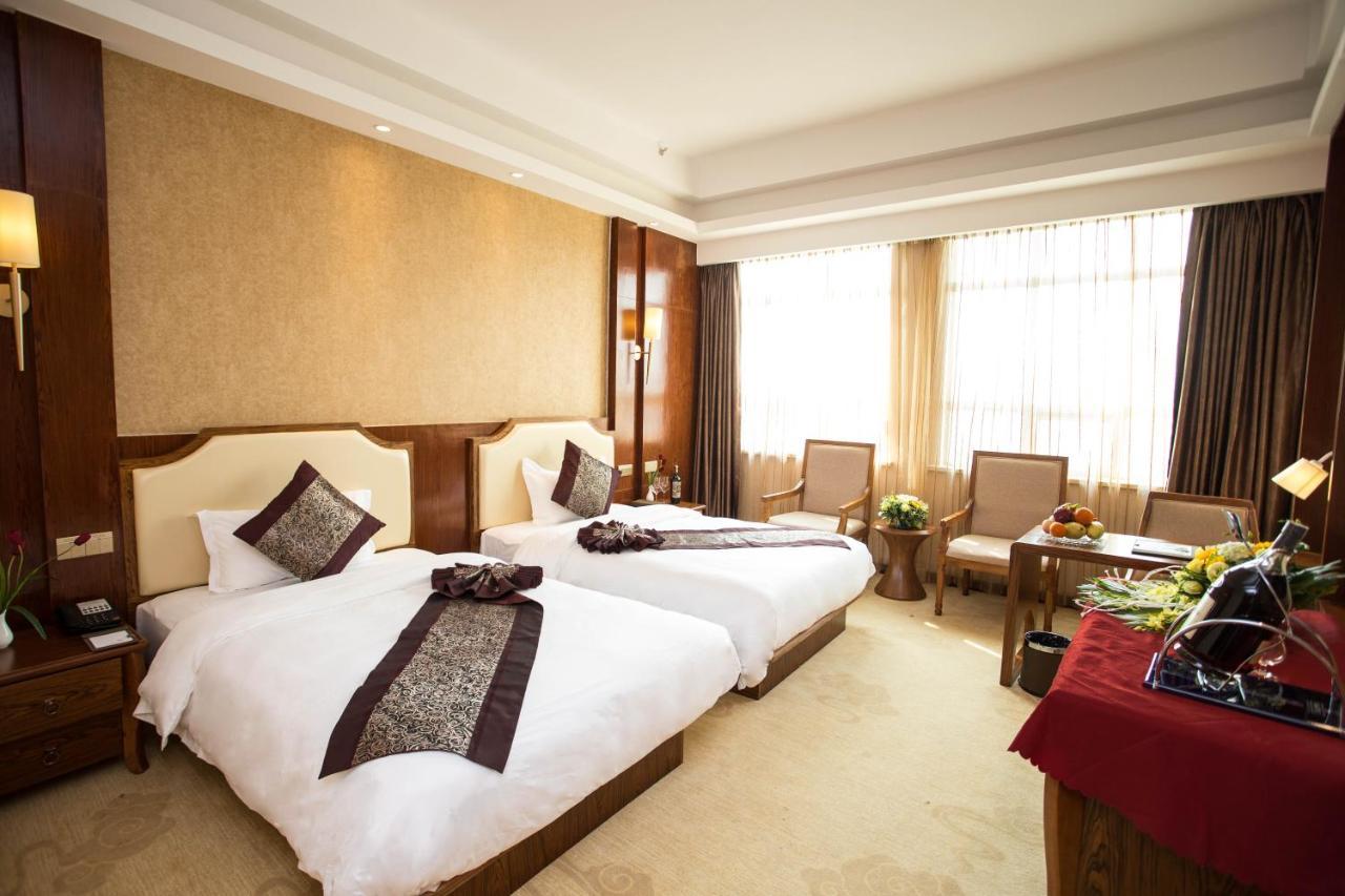 Hong Van Grand Hotel Mong Cai Exterior foto