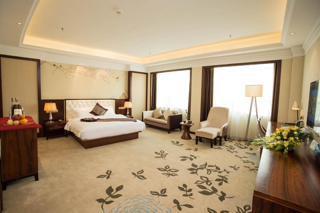 Hong Van Grand Hotel Mong Cai Exterior foto