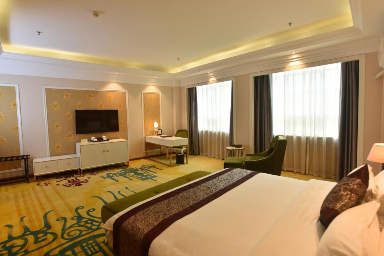 Hong Van Grand Hotel Mong Cai Exterior foto