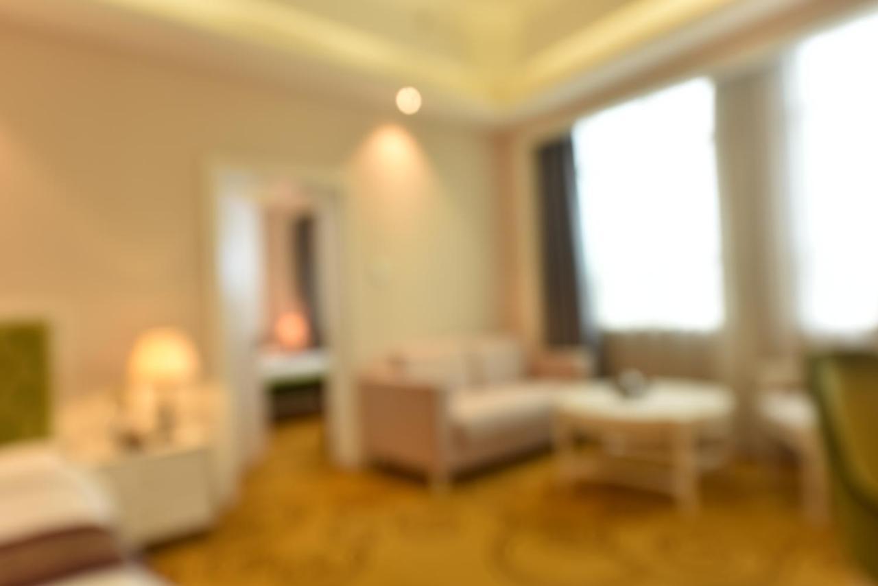 Hong Van Grand Hotel Mong Cai Exterior foto